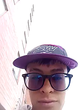 Snapshot of Cuervo_maniaco chatting on December 19, 5:29 pm Cuervo maniaco online show from December 19, 5:29 pm