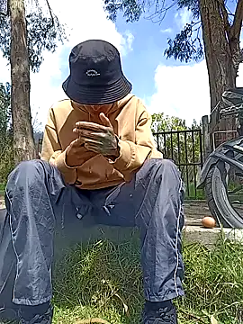 Snapshot of Cuervo_maniaco chatting on February 10, 4:00 pm Cuervo maniaco online show from February 10, 4:00 pm