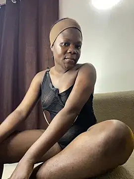 Snapshot of horny_ebonyy chatting on March 7, 7:49 am horny ebonyy online show from March 7, 7:49 am