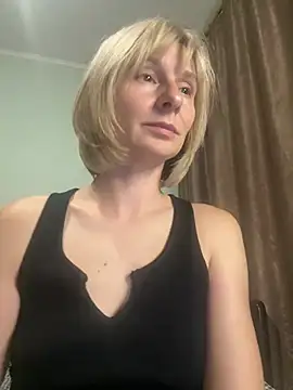 Snapshot of StellaBlondie chatting on July 28, 6:42 pm StellaBlondie online show from July 28, 6:42 pm