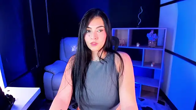 Snapshot of TifanyWhite_ chatting on December 12, 7:04 pm TifanyWhite online show from December 12, 7:04 pm