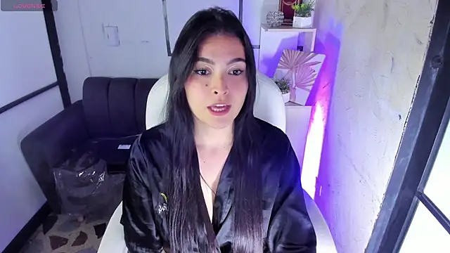 Snapshot of TifanyWhite_ chatting on January 28, 12:05 am TifanyWhite online show from January 28, 12:05 am