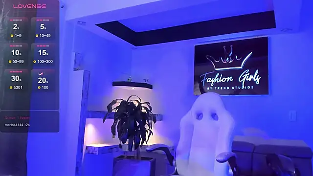 Snapshot of TifanyWhite_ chatting on February 13, 8:03 pm TifanyWhite online show from February 13, 8:03 pm