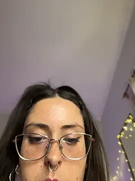Snapshot of Mizztikaa chatting on May 2, 6:57 pm Mizztikaa online show from May 2, 6:57 pm