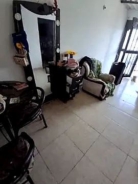 Snapshot of leoytessa_10 chatting on February 19, 1:28 pm leoytessa 10 online show from February 19, 1:28 pm