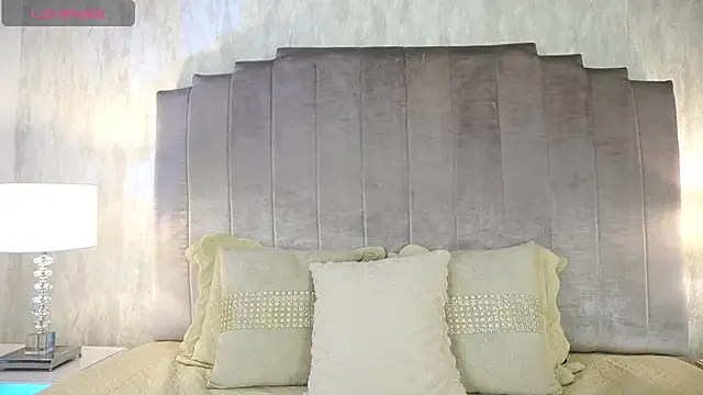 Snapshot of ashlyestone chatting on January 28, 2:43 am ashlyestone online show from January 28, 2:43 am