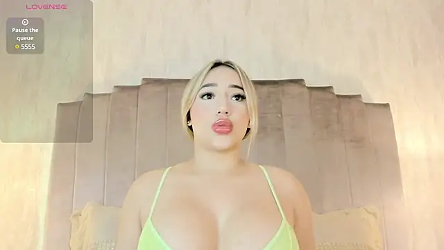 Snapshot of ashlyestone chatting on February 28, 2:09 am ashlyestone online show from February 28, 2:09 am