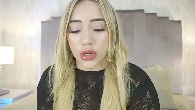 Snapshot of ashlyestone chatting on March 5, 1:52 am ashlyestone online show from March 5, 1:52 am