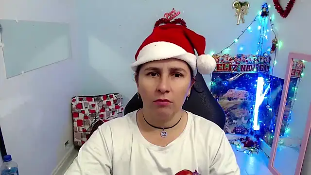 victoria jones online show from December 15, 2:10 pm