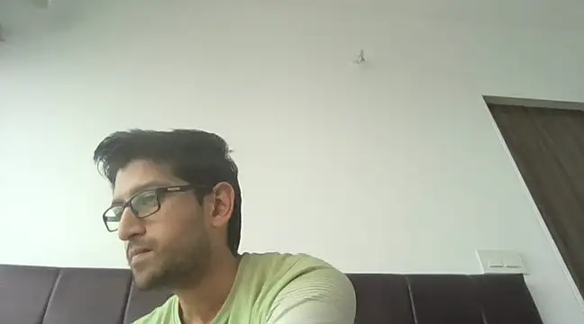 Snapshot of arjun_077 chatting on December 23, 10:42 am arjun 077 online show from December 23, 10:42 am