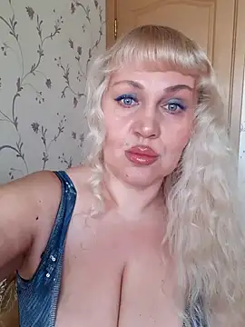 IsabellaBoni online show from March 5, 7:15 am