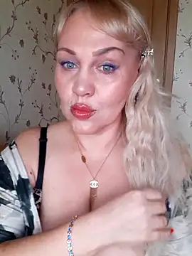 IsabellaBoni online show from March 26, 6:30 am