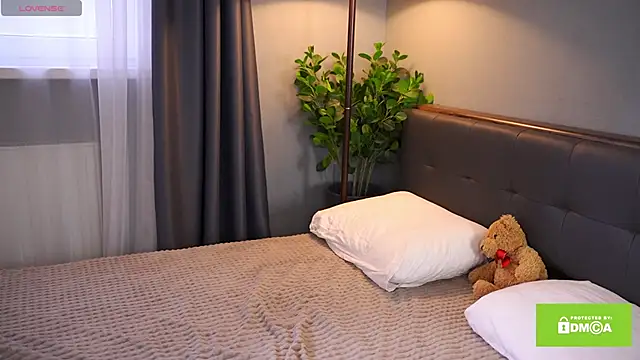 Bellacle online show from February 17, 1:10 pm