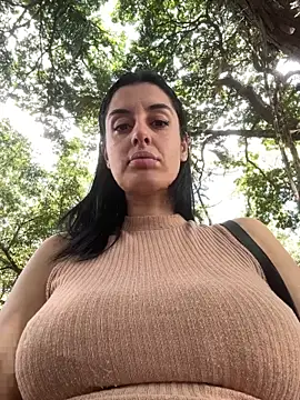 Snapshot of Catmila94 chatting on May 2, 2:33 pm Catmila94 online show from May 2, 2:33 pm