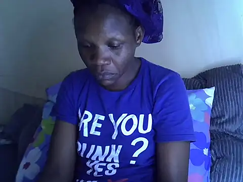 Snapshot of Sweet_serah chatting on October 2, 3:13 am Sweet serah online show from October 2, 3:13 am