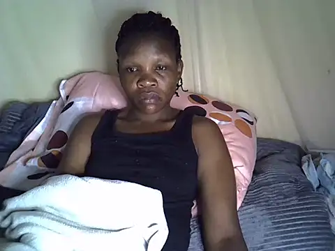 Snapshot of Sweet_serah chatting on May 1, 3:33 am Sweet serah online show from May 1, 3:33 am