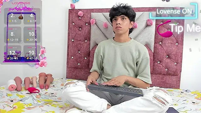 Santy carrington online show from March 3, 8:21 pm