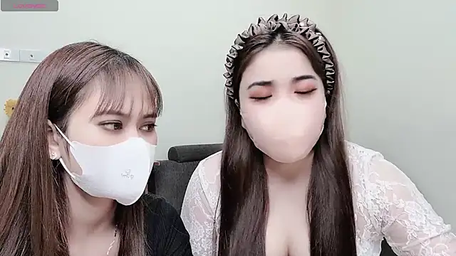 Snapshot of LyLy_Office chatting on January 16, 12:20 pm LyLy Office online show from January 16, 12:20 pm