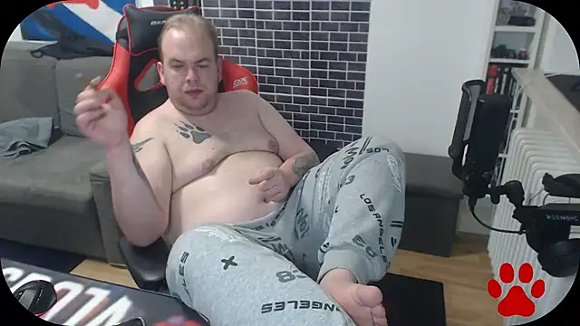 PupW0lfy online show from December 6, 6:50 pm