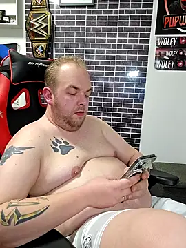 PupW0lfy online show from December 19, 4:02 pm