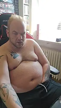 PupW0lfy online show from April 22, 9:44 am