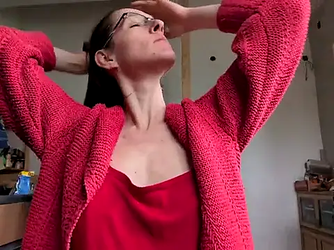 Milky hairy mommy online show from February 13, 7:35 am