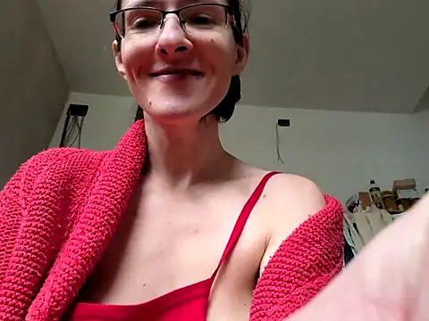 Milky hairy mommy online show from February 13, 11:39 am