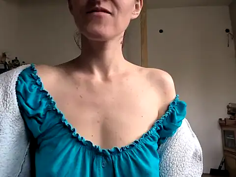 Milky hairy mommy online show from March 11, 10:07 am