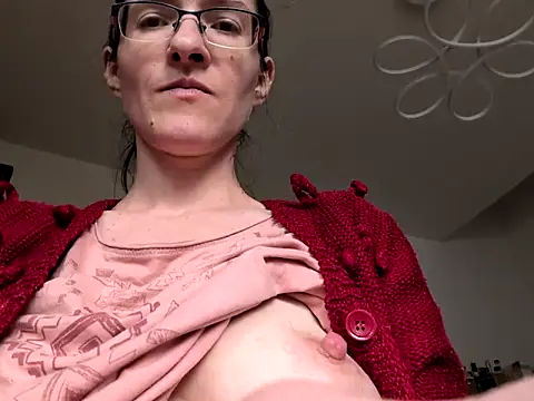 Milky hairy mommy online show from March 15, 11:29 am