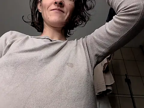 Milky hairy mommy online show from September 29, 8:24 pm