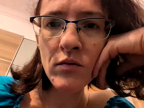 Milky hairy mommy online show from October 7, 8:11 am