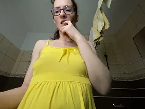 Milky hairy mommy online show from February 1, 7:45 pm