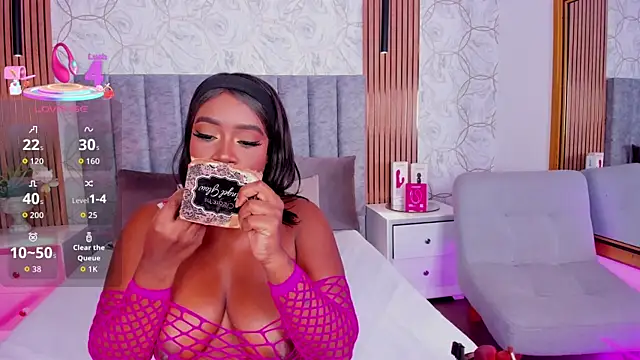 Britanymooree online show from February 11, 7:41 pm