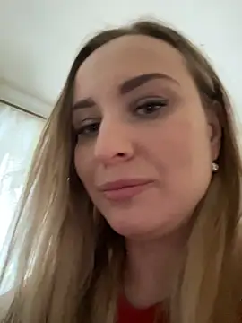 Snapshot of OlgaBuzzz chatting on December 30, 6:31 am OlgaBuzzz online show from December 30, 6:31 am