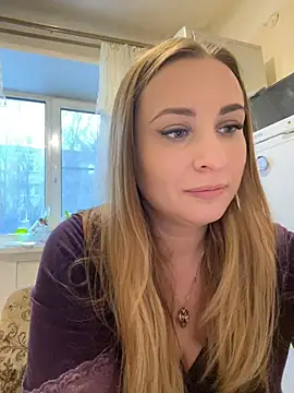 Snapshot of OlgaBuzzz chatting on December 31, 9:31 am OlgaBuzzz online show from December 31, 9:31 am