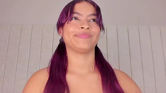 Littleolivia  online show from February 24, 12:59 pm