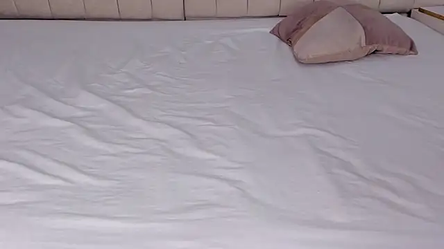 Littleolivia  online show from March 19, 12:56 pm