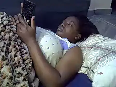 Snapshot of sweet_gal01 chatting on December 10, 1:43 am sweet gal01 online show from December 10, 1:43 am