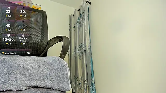 Big booty quuen online show from December 11, 6:25 am