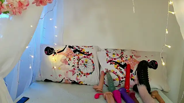 Snapshot of Ivanna_Bruner chatting on February 16, 10:10 pm Ivanna Bruner online show from February 16, 10:10 pm