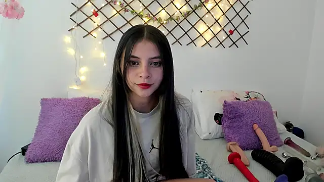 Snapshot of Ivanna_Bruner chatting on September 18, 7:38 pm Ivanna Bruner online show from September 18, 7:38 pm