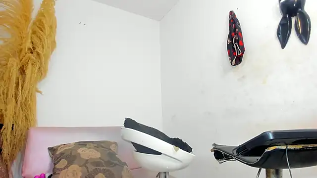 mia foxts online show from January 17, 7:50 pm