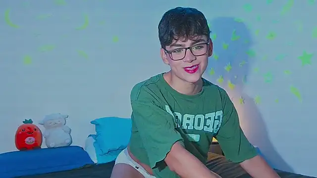 arnold laurent  online show from December 2, 11:51 pm