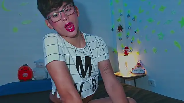 arnold laurent  online show from December 8, 10:57 pm