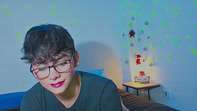 arnold laurent  online show from December 9, 9:26 pm