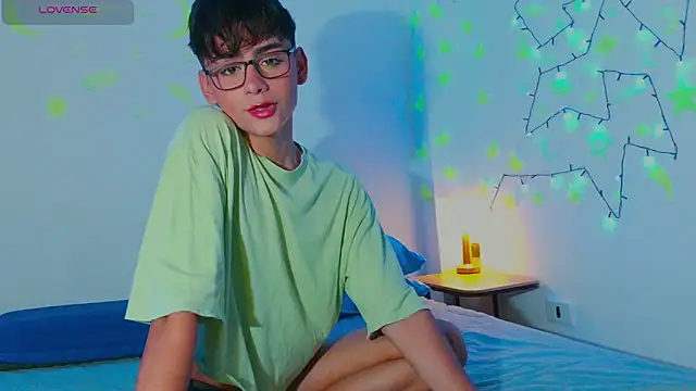 arnold laurent  online show from January 4, 9:41 pm