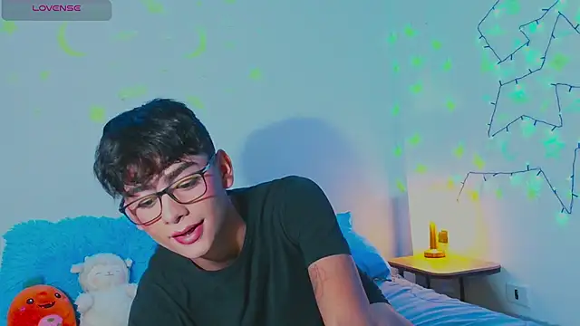 arnold laurent  online show from January 6, 10:37 pm