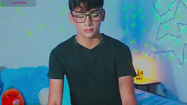 arnold laurent  online show from January 7, 2:10 am