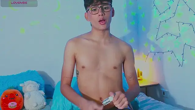 arnold laurent  online show from January 9, 3:15 am