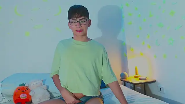 arnold laurent  online show from February 9, 8:56 pm